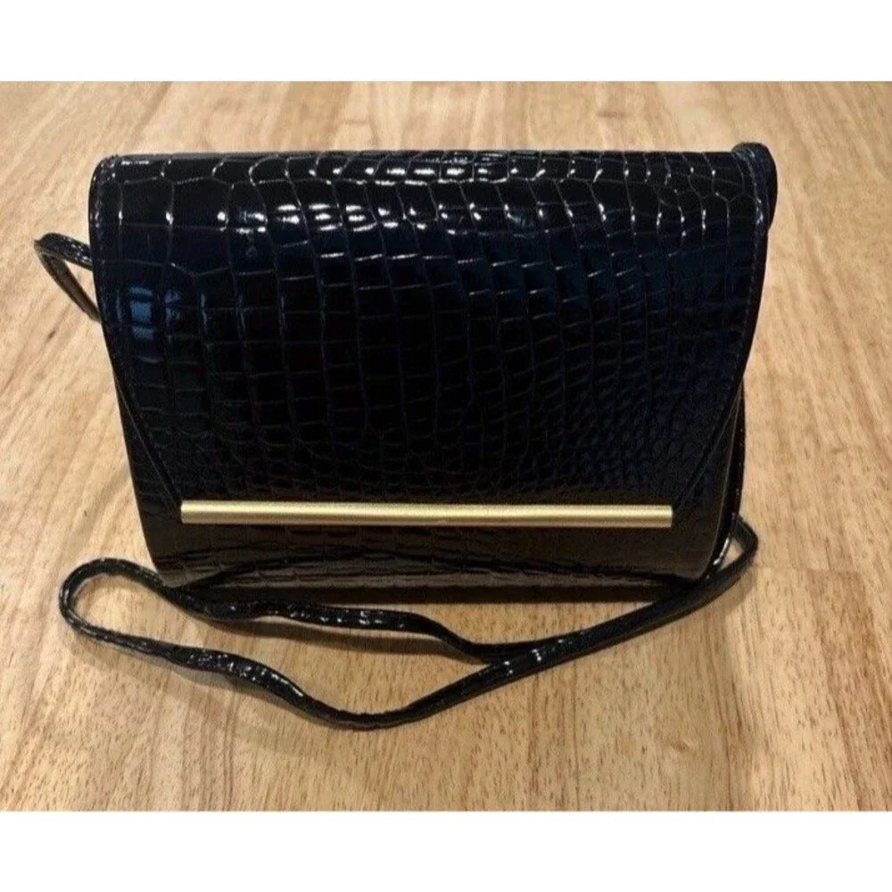 Vintage Andé Black CrocEmbossed Crossbody Bag Gold Bar Accent 80s Minimalist EUC